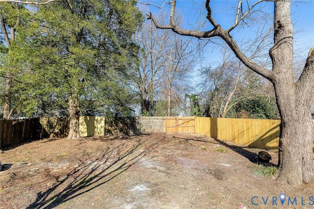 2110 Maplewood Rd, Henrico, VA 23228