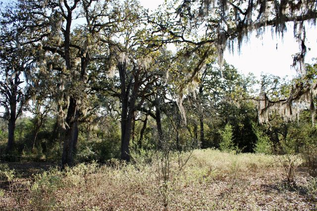 3514 Highway 90, Glidden, TX 78943