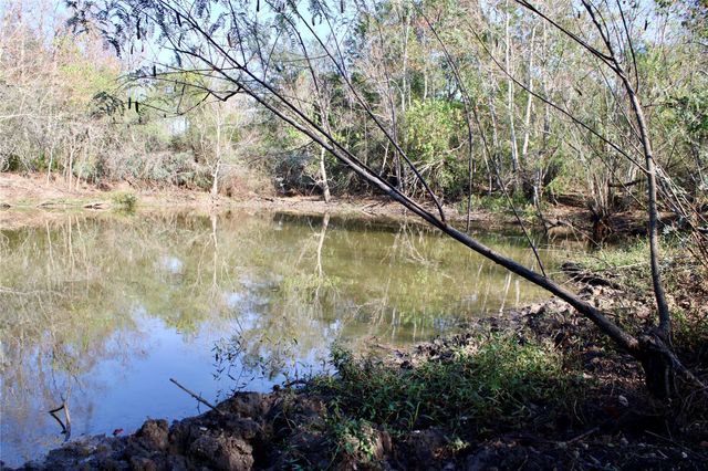 3514 Highway 90, Glidden, TX 78943