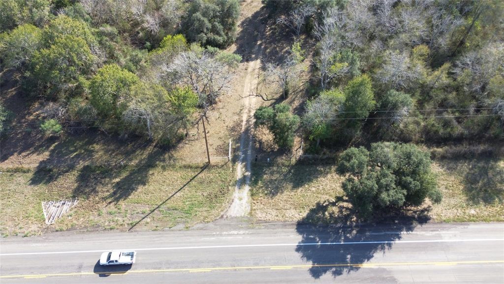 3514 Highway 90, Glidden, TX 78943