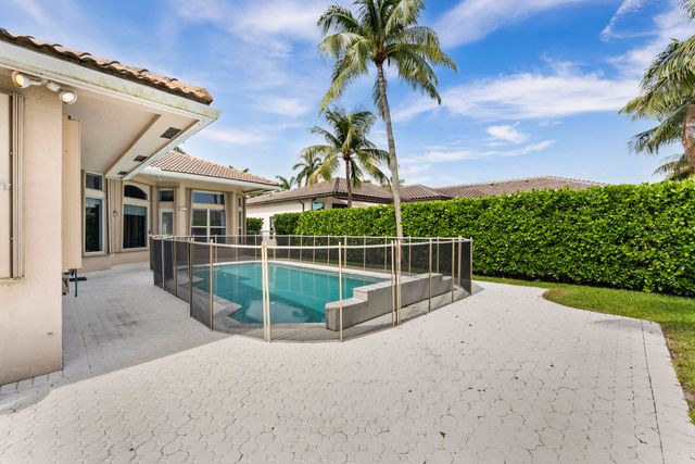 9641 Parkview Avenue, Boca Raton, FL 33428