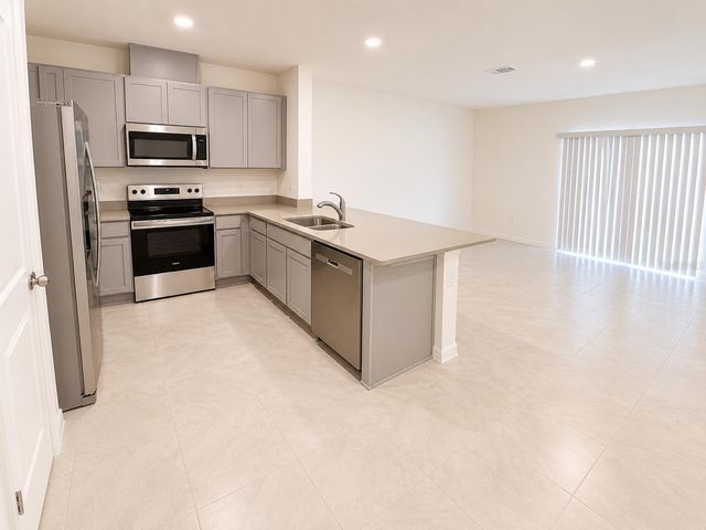 2199 LONGLEAF ROAD, Davenport, FL 33837
