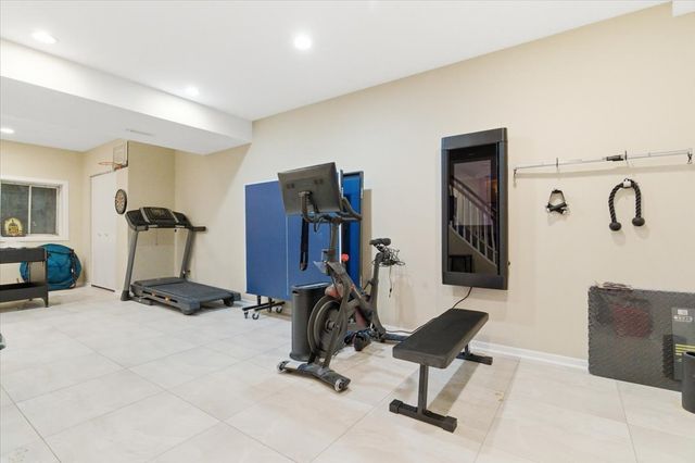 815 Tylerton Circle, Grayslake, IL 60030