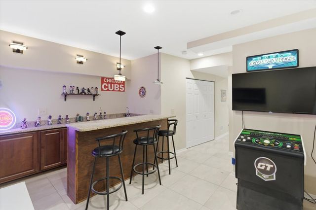 815 Tylerton Circle, Grayslake, IL 60030