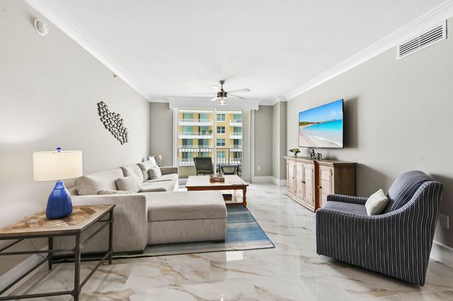 625 Casa Loma Boulevard 909, Boynton Beach, FL 33435