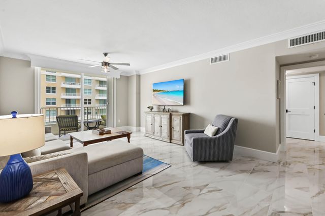 625 Casa Loma Boulevard 909, Boynton Beach, FL 33435