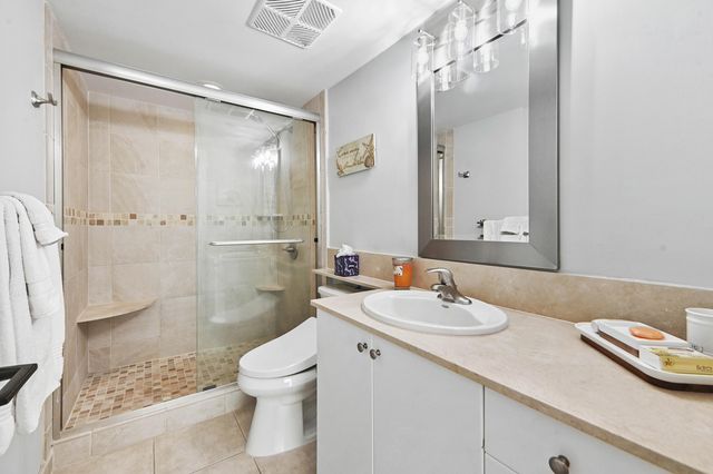 625 Casa Loma Boulevard 909, Boynton Beach, FL 33435