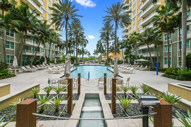 625 Casa Loma Boulevard 909, Boynton Beach, FL 33435