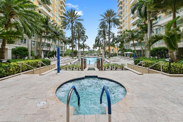 625 Casa Loma Boulevard 909, Boynton Beach, FL 33435