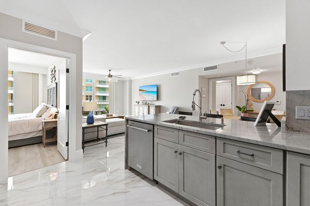 625 Casa Loma Boulevard 909, Boynton Beach, FL 33435
