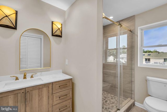 77 BALTIC AVE, Waretown, NJ 08758