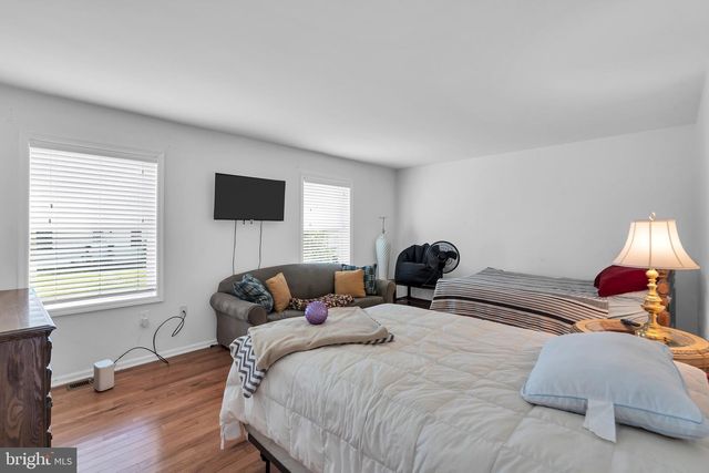 77 BALTIC AVE, Waretown, NJ 08758