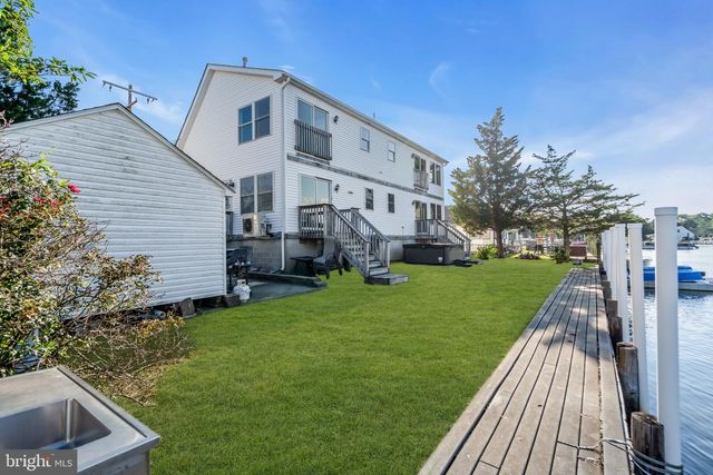 77 BALTIC AVE, Waretown, NJ 08758