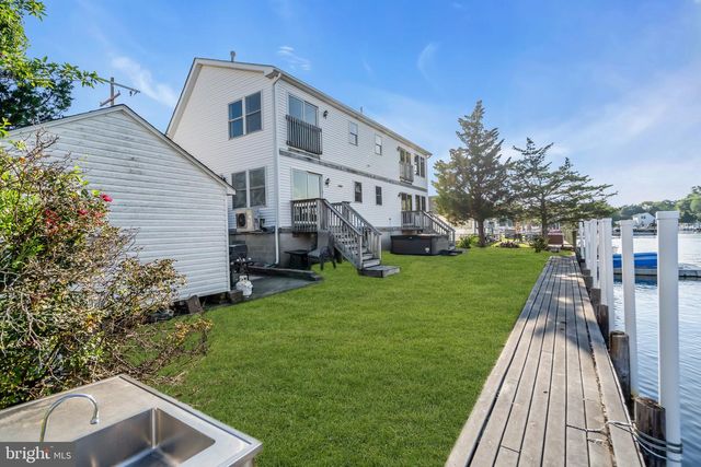 77 BALTIC AVE, Waretown, NJ 08758