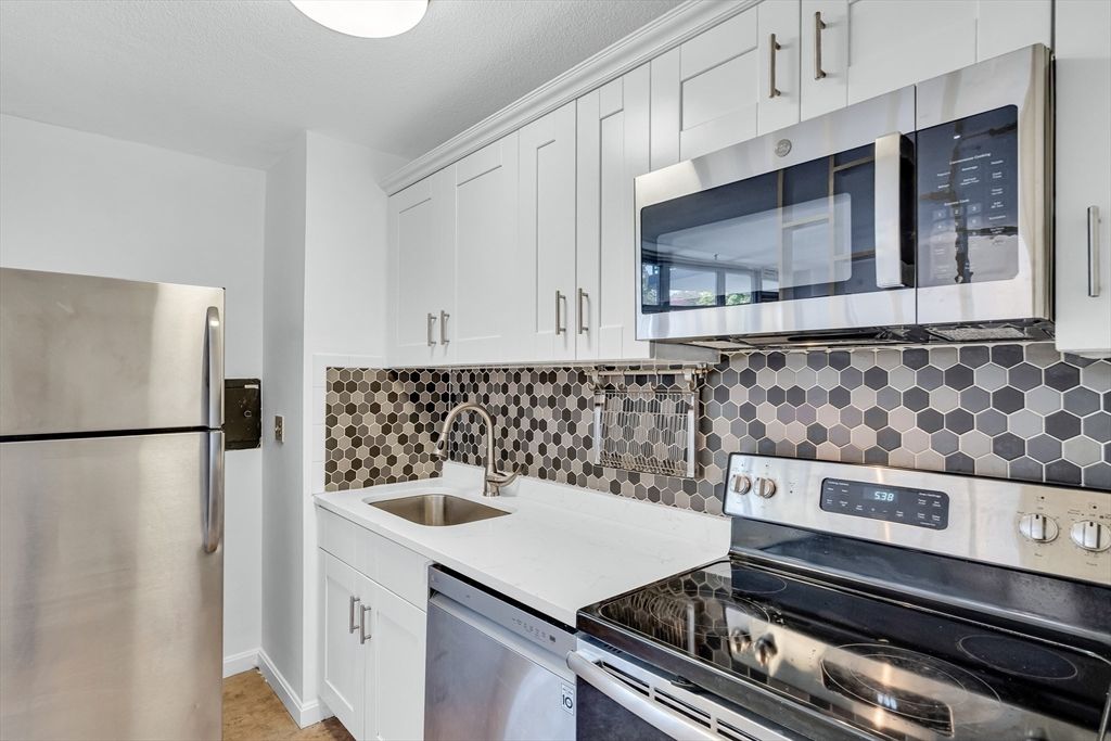 125 Trapelo Road 12, Belmont, MA 02478