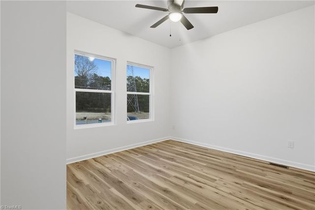 518 N Beaumont Avenue, Burlington, NC 27217