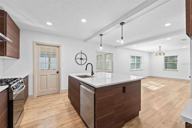 815 NE 12TH AVENUE, Gainesville, FL 32601