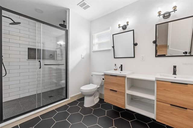 815 NE 12TH AVENUE, Gainesville, FL 32601