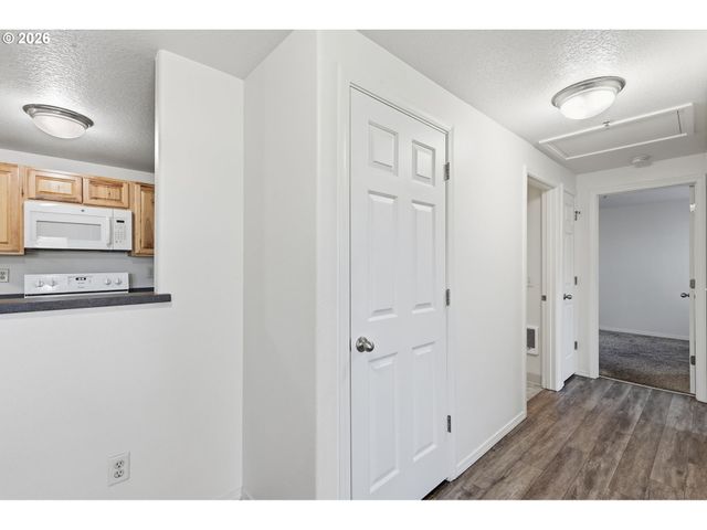 273 Se 162ND Ave, Portland, OR 97233