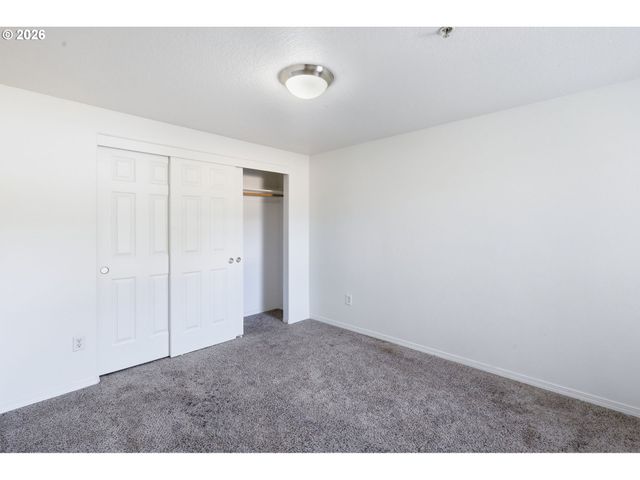 273 Se 162ND Ave, Portland, OR 97233