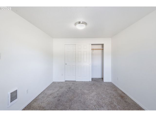 273 Se 162ND Ave, Portland, OR 97233