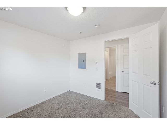 273 Se 162ND Ave, Portland, OR 97233