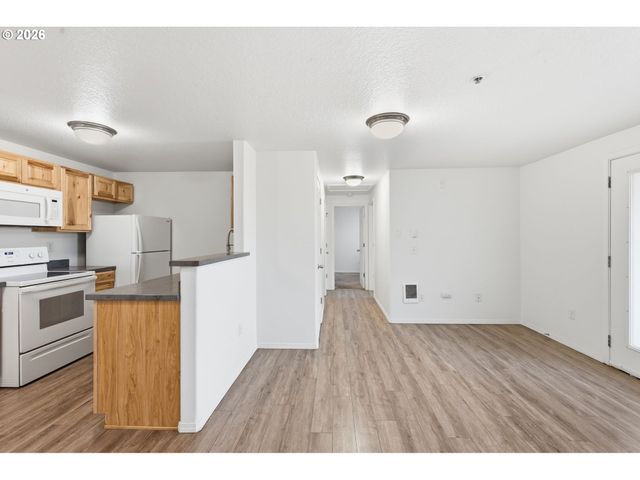 273 Se 162ND Ave, Portland, OR 97233