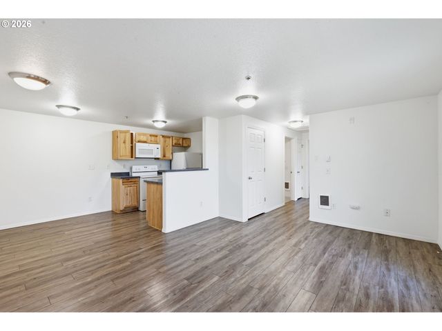 273 Se 162ND Ave, Portland, OR 97233