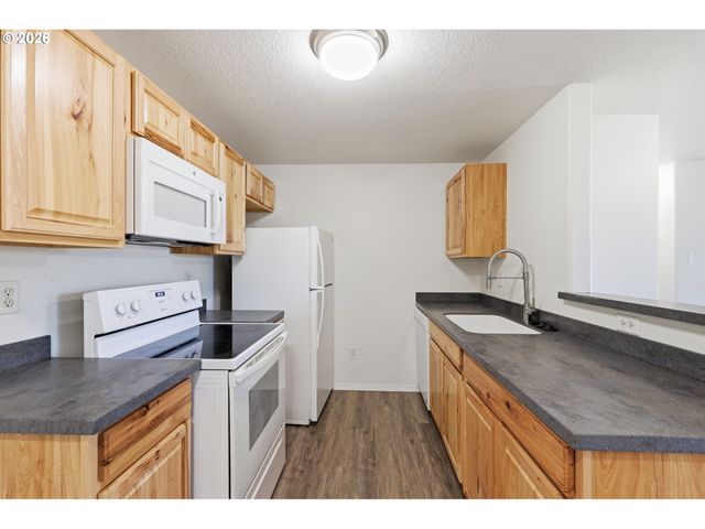 273 Se 162ND Ave, Portland, OR 97233