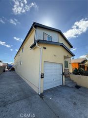 804 76th Pl, Los Angeles, CA 90001