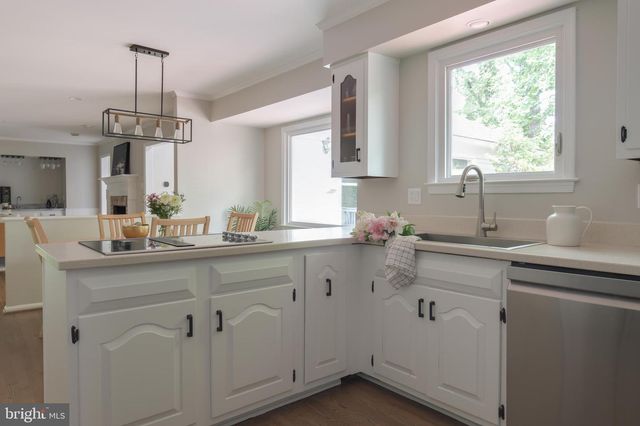 701 RIDGE DR, Mclean, VA 22101