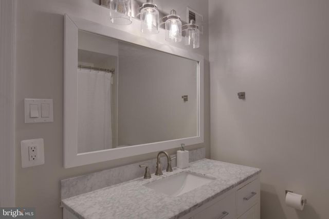 701 RIDGE DR, Mclean, VA 22101
