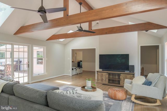 701 RIDGE DR, Mclean, VA 22101