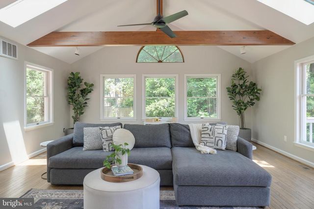 701 RIDGE DR, Mclean, VA 22101