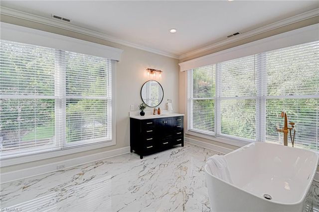 3732 Kaismore Court, Winston-salem, NC 27106