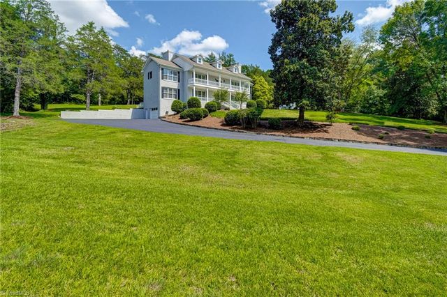 3732 Kaismore Court, Winston-salem, NC 27106