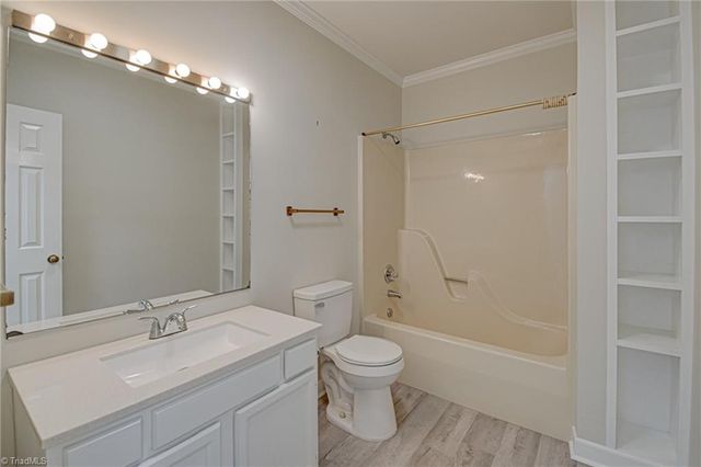 3732 Kaismore Court, Winston-salem, NC 27106