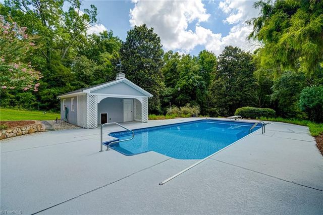 3732 Kaismore Court, Winston-salem, NC 27106