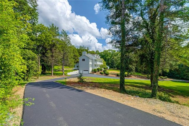 3732 Kaismore Court, Winston-salem, NC 27106