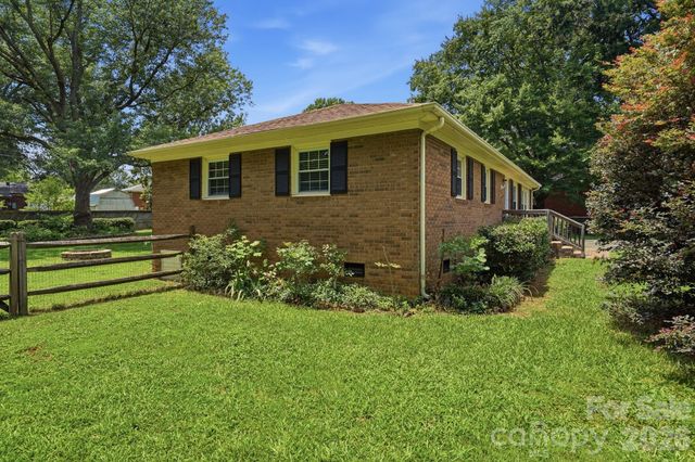 218 Drye Lane, Matthews, NC 28104