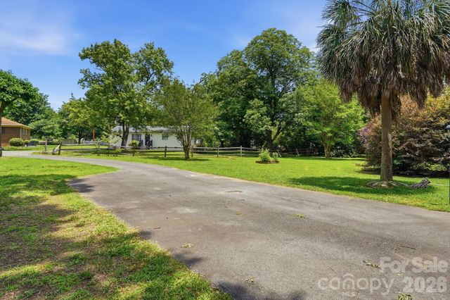 218 Drye Lane, Matthews, NC 28104