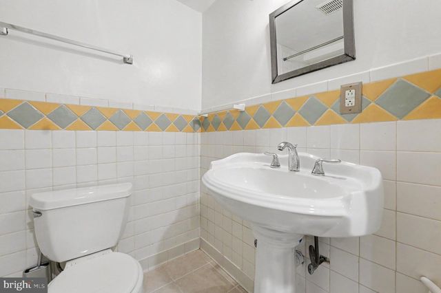 6711 CONWAY AVE, Takoma Park, MD 20912