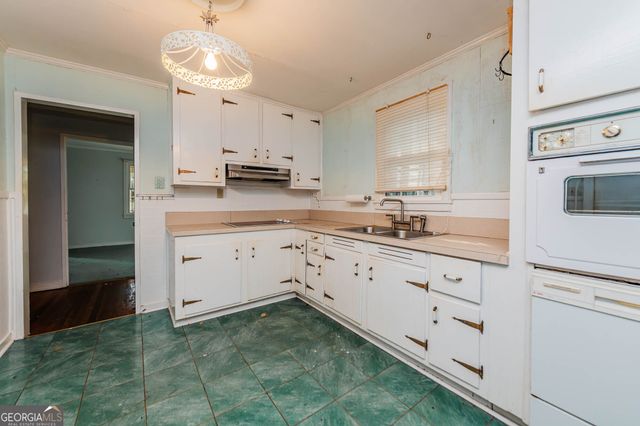 1715 Foster Place, Macon, GA 31211