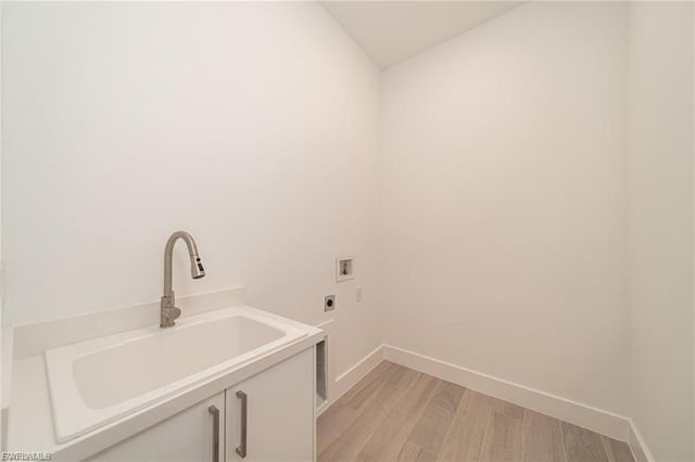 1227 NW 40th PL, Cape Coral, FL 33993