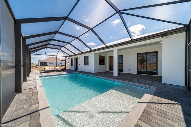 1227 NW 40th PL, Cape Coral, FL 33993