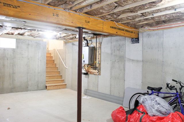 61 Huntington Ave, Brockton, MA 02301