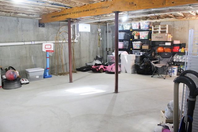 61 Huntington Ave, Brockton, MA 02301