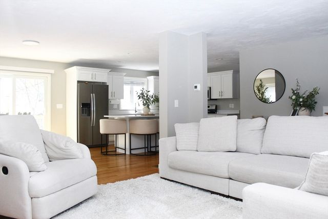 61 Huntington Ave, Brockton, MA 02301