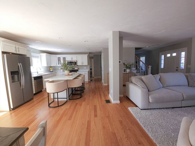 61 Huntington Ave, Brockton, MA 02301