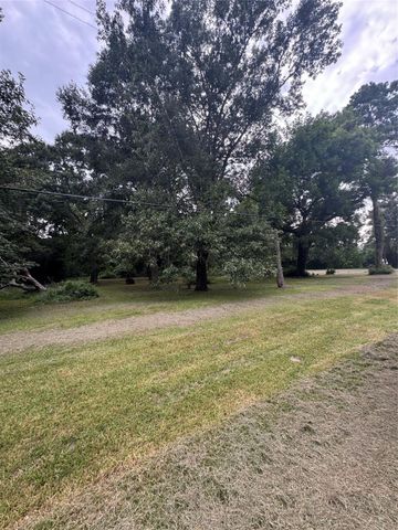 28 County Road 4701, Dayton, TX 77535